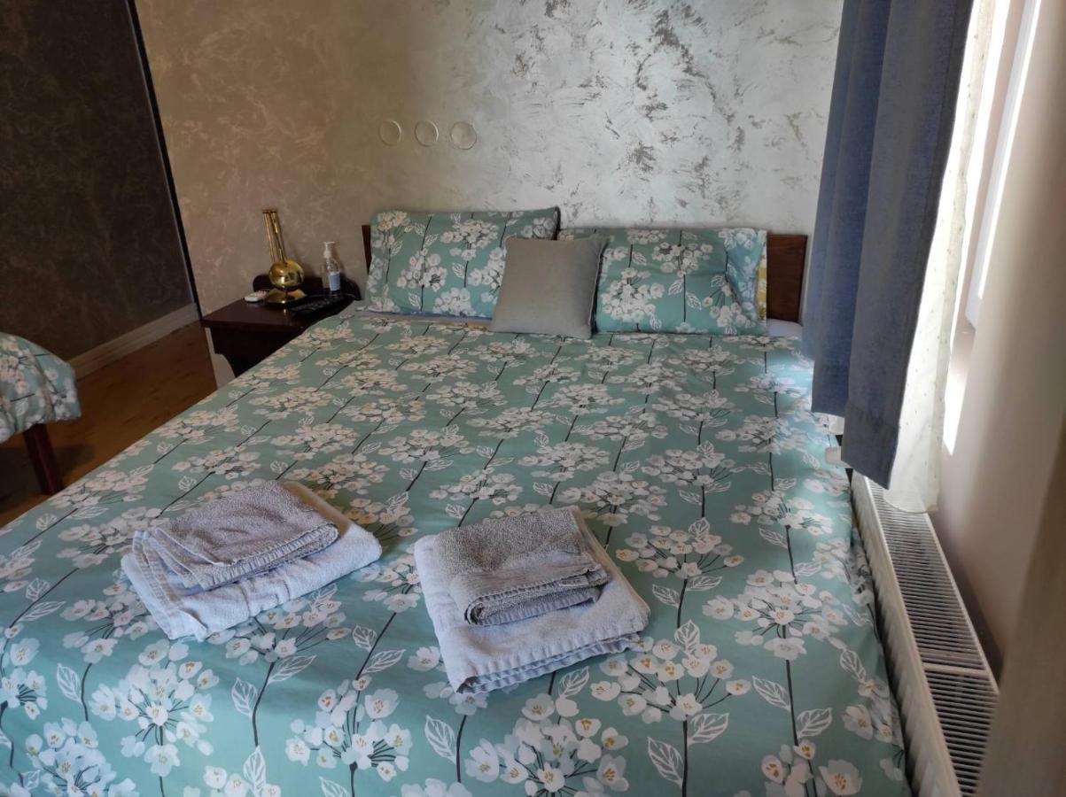 Vila Mila Riverside Apartments สเมเดเรโว ภายนอก รูปภาพ