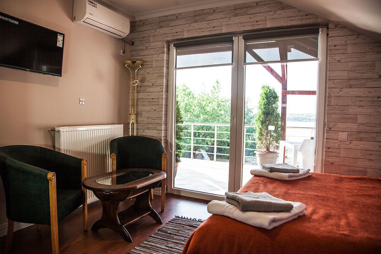 Vila Mila Riverside Apartments สเมเดเรโว ภายนอก รูปภาพ