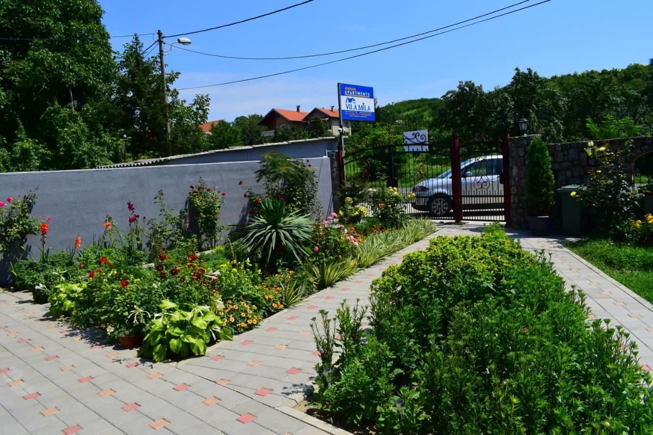 Vila Mila Riverside Apartments สเมเดเรโว ภายนอก รูปภาพ